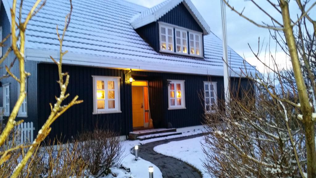 Guesthouse Heba Stokkseyri Bagian luar foto