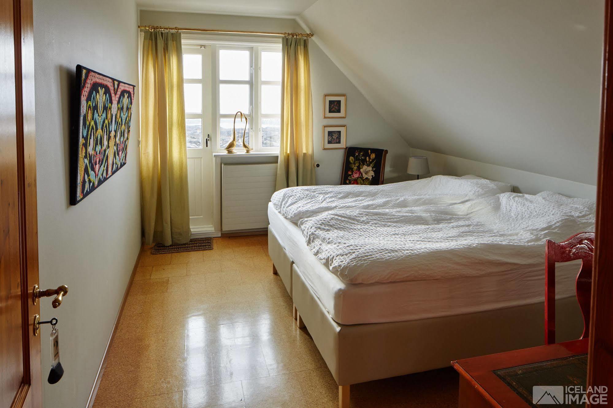 Guesthouse Heba Stokkseyri Bagian luar foto