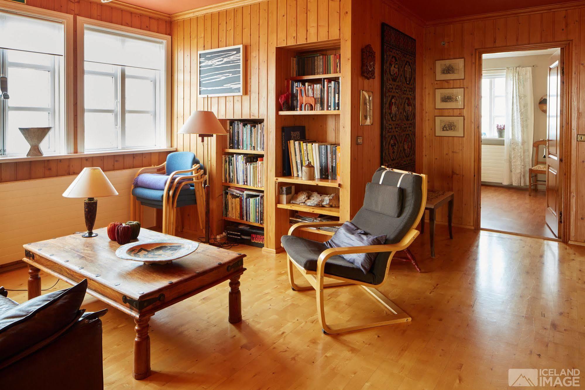 Guesthouse Heba Stokkseyri Bagian luar foto