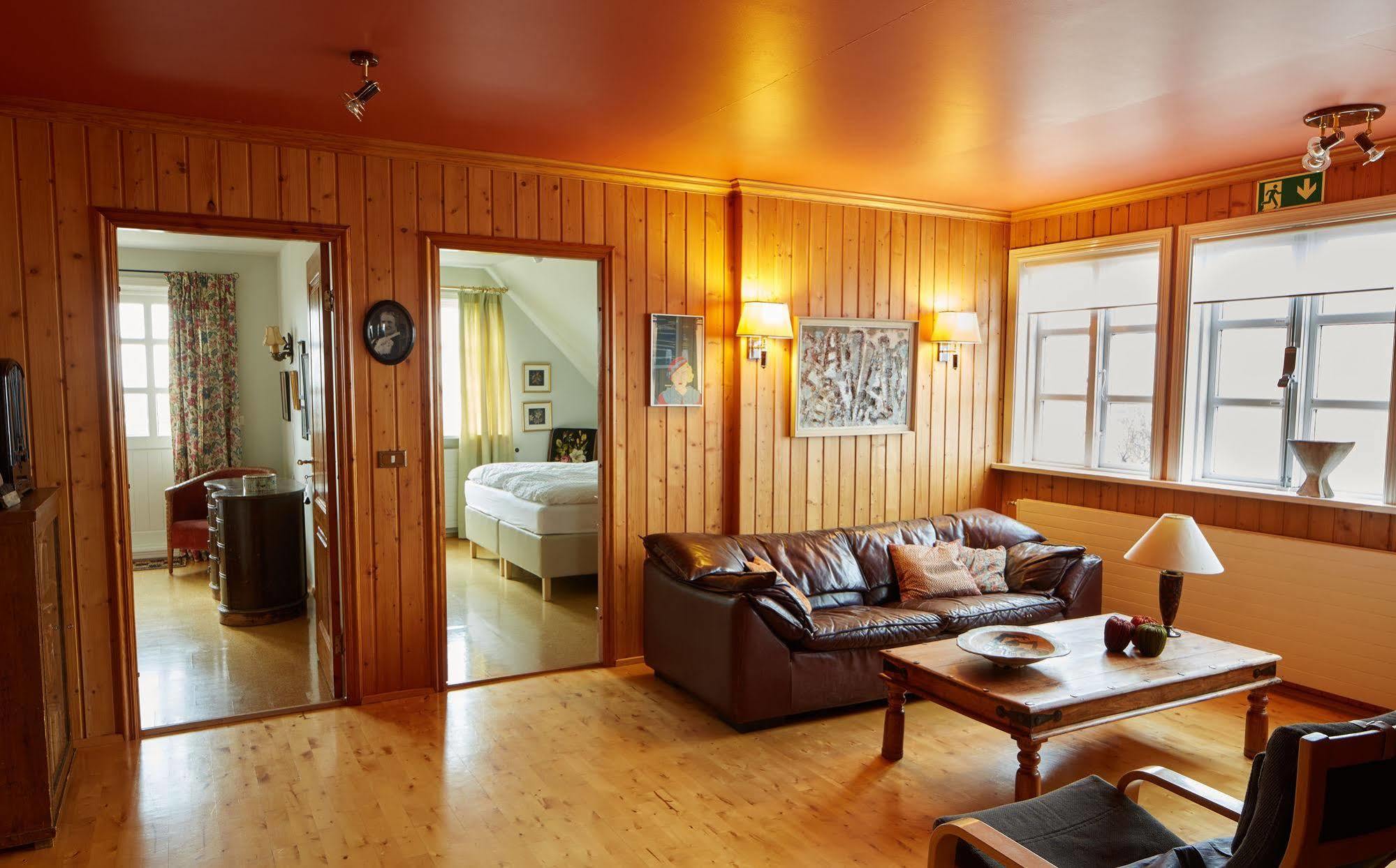 Guesthouse Heba Stokkseyri Bagian luar foto