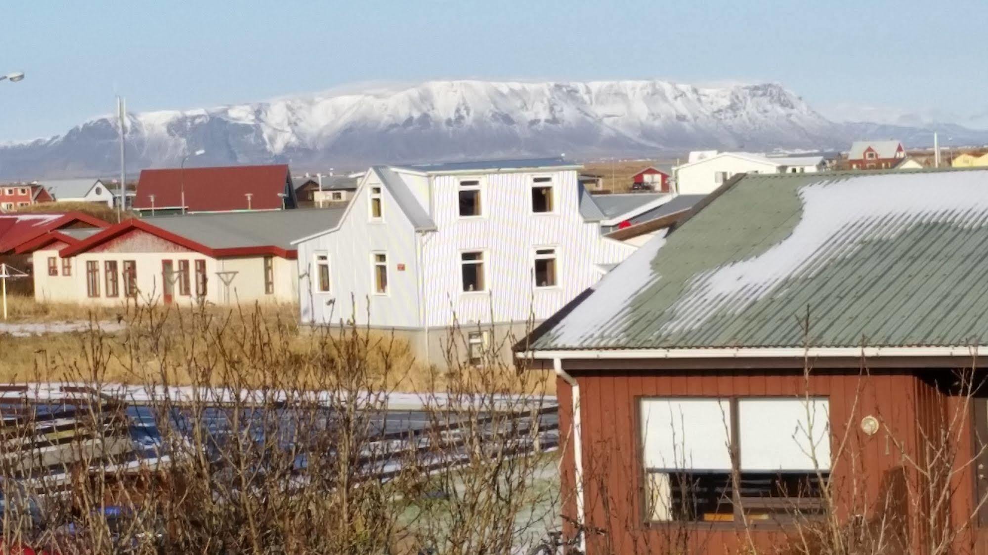 Guesthouse Heba Stokkseyri Bagian luar foto
