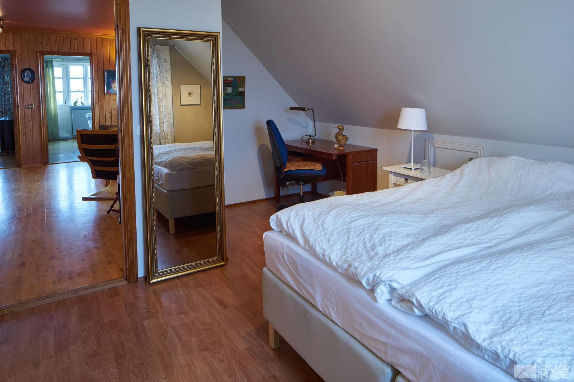 Guesthouse Heba Stokkseyri Bagian luar foto